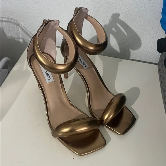 Steve Madden Women's Partay Heeled Stiletto Bronze Color Size 8.5 - Picture 2 of 11